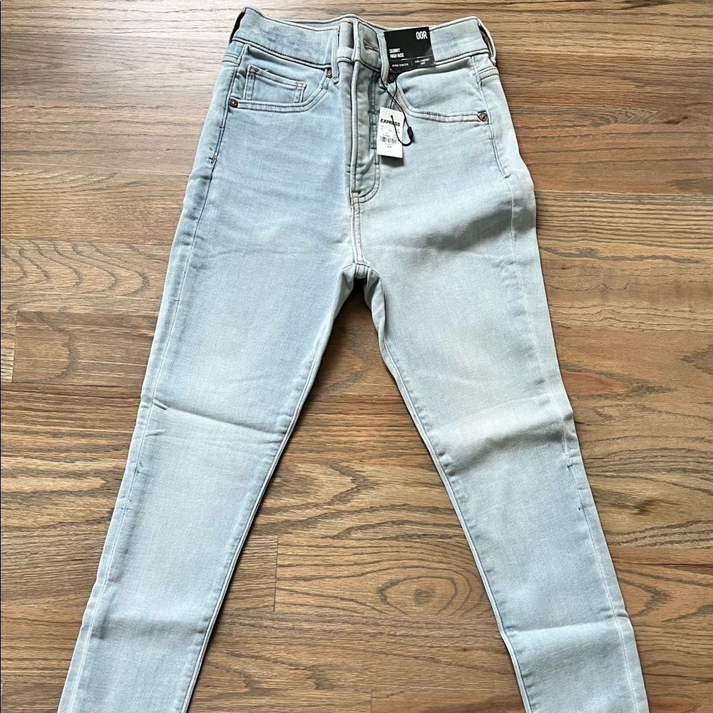 New with tags Express jeans.